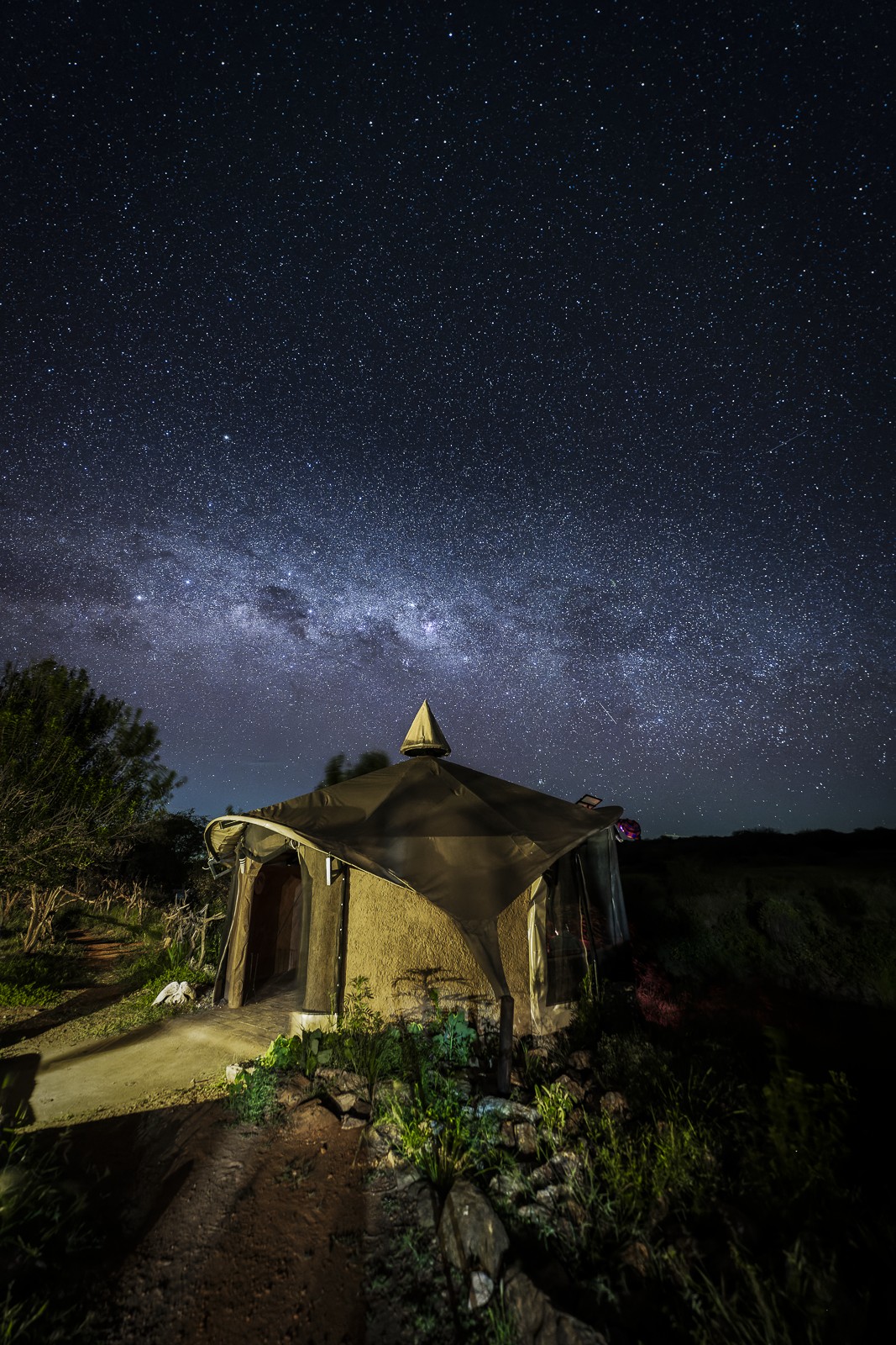 Ewaso Elephant Crossing camp under the Milky Way — Laikipia, 2026. Photo: Ernesto.
